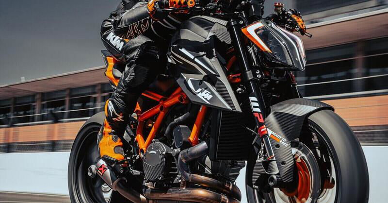 KTM 1290 Super Duke RR 2023: soli 500 esemplari di puro &quot;Ready to Race&quot; 