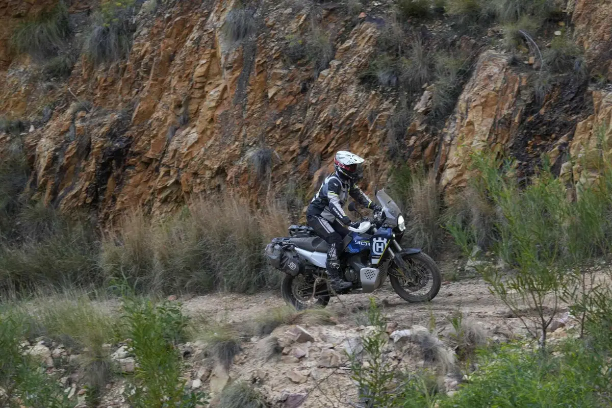 TEST Husqvarna Norden 901 Expedition: l'avventura tra le mani! [VIDEO] (5)