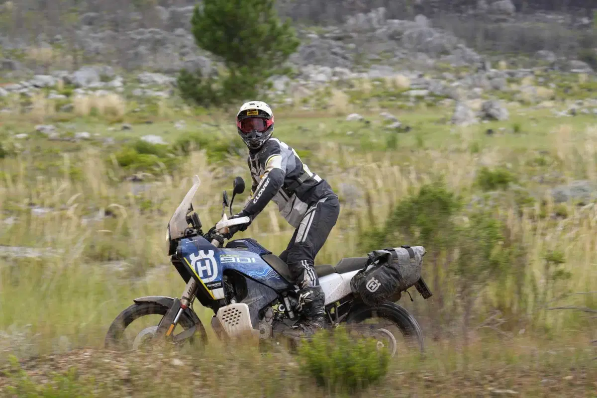 TEST Husqvarna Norden 901 Expedition: l'avventura tra le mani! [VIDEO] (9)