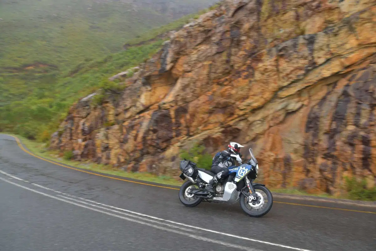 TEST Husqvarna Norden 901 Expedition: l'avventura tra le mani! [VIDEO] (6)
