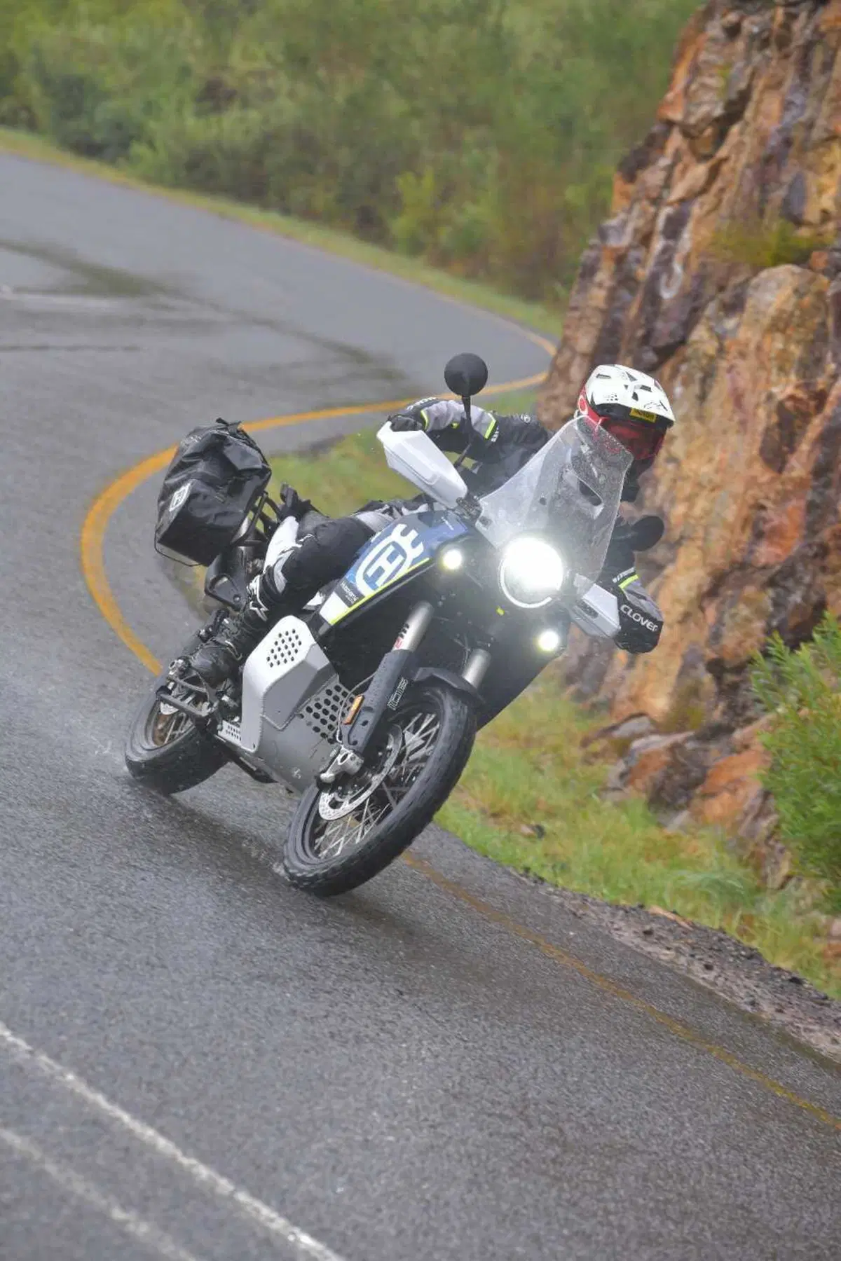 TEST Husqvarna Norden 901 Expedition: l'avventura tra le mani! [VIDEO] (5)
