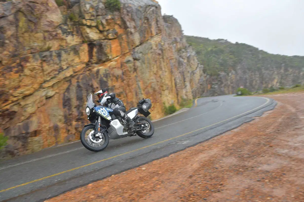 TEST Husqvarna Norden 901 Expedition: l'avventura tra le mani! [VIDEO] (6)