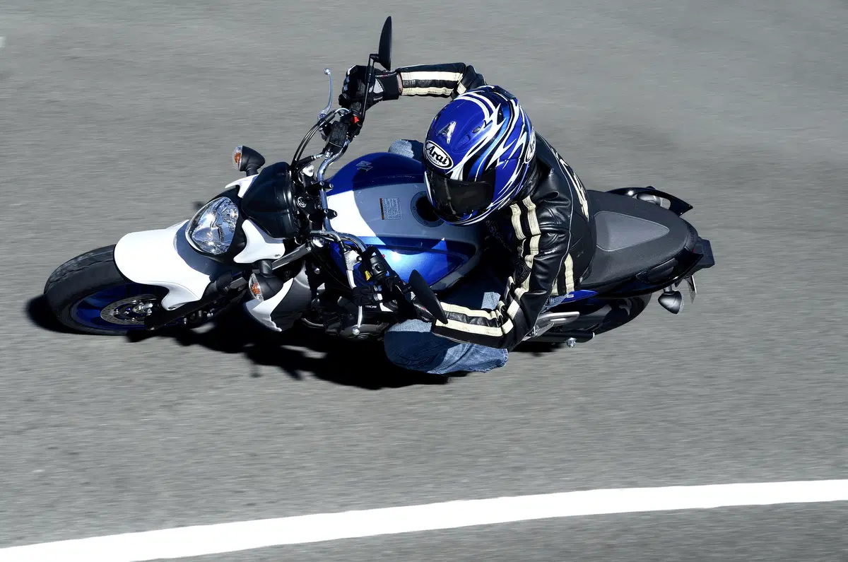 Suzuki Gladius 650 Gladius 650 SFV (2009 - 15) (5)