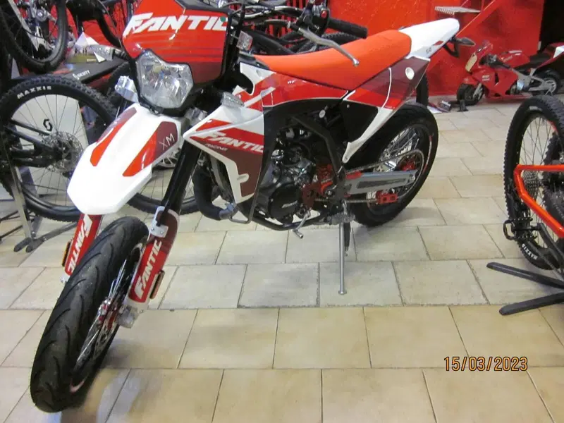 Fantic Motor Motard 50 Performance 2t (2020) (3)