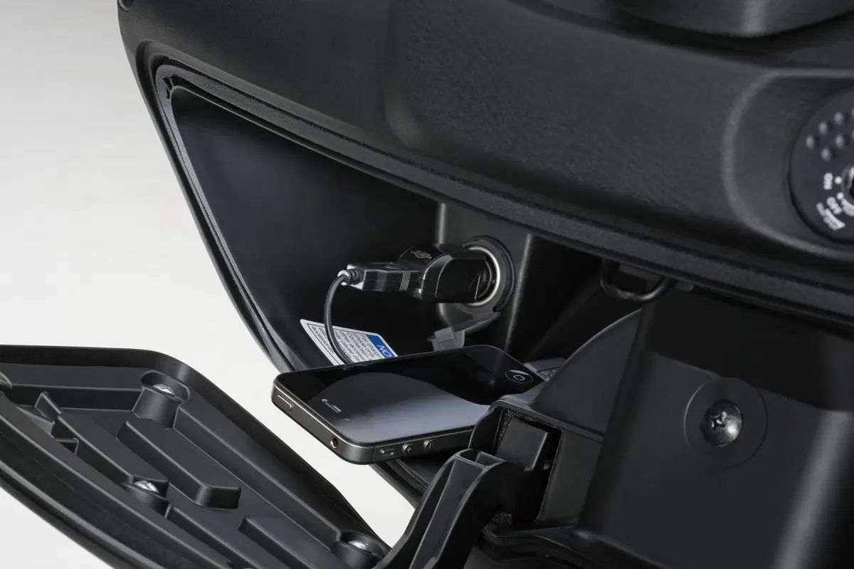 Suzuki Burgman UH 200 Burgman UH 200 (2014 - 15) (17)