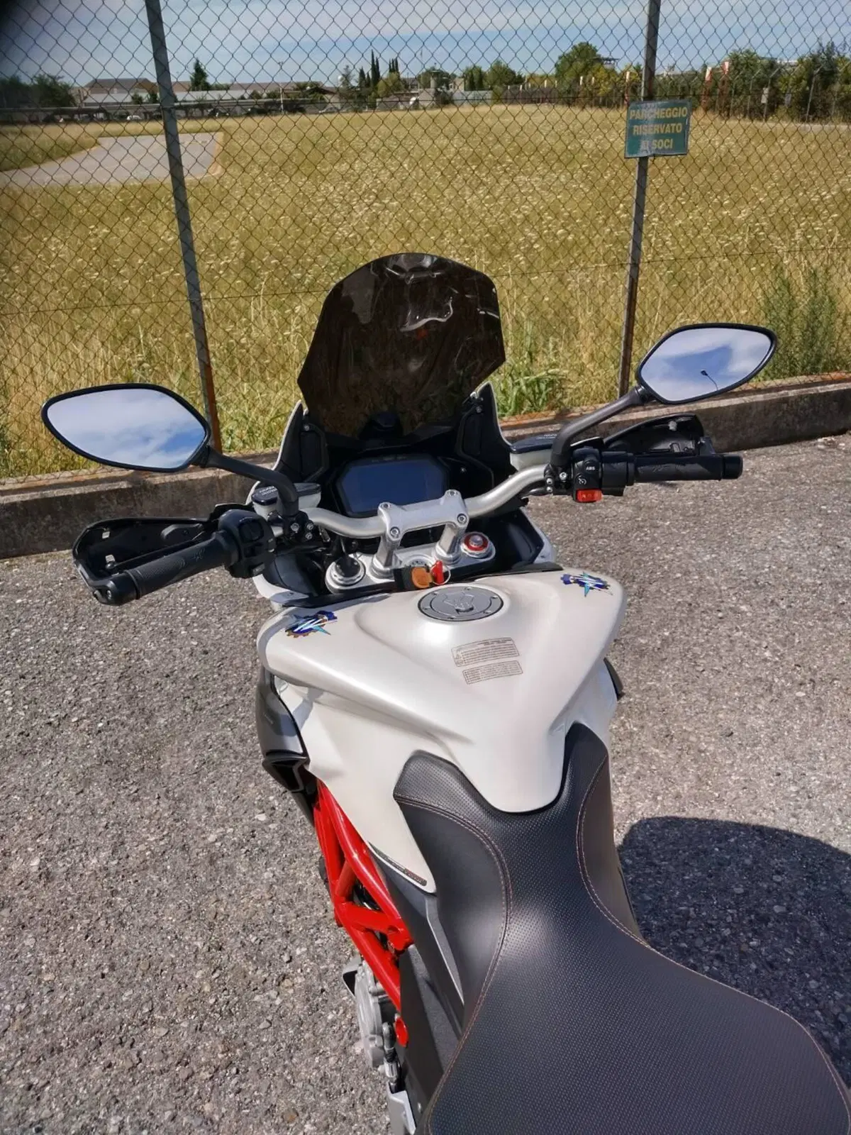MV Agusta Turismo Veloce 800 Lusso (2014 - 16) (5)