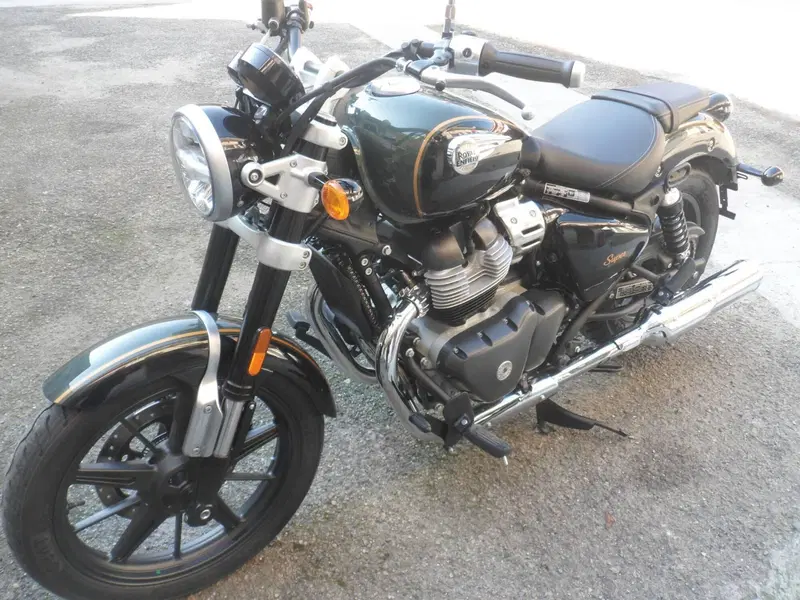 Royal Enfield Super Meteor 650 (2023 - 26) (6)