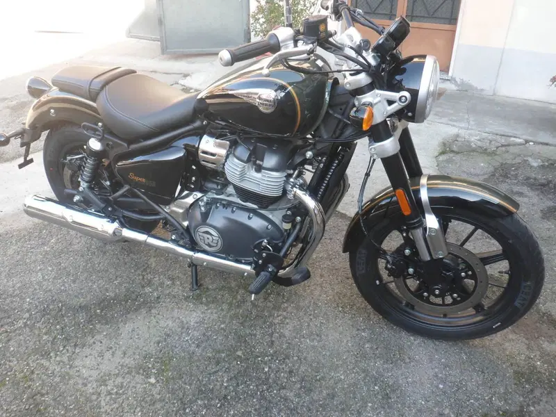 Royal Enfield Super Meteor 650 (2023 - 26) (7)