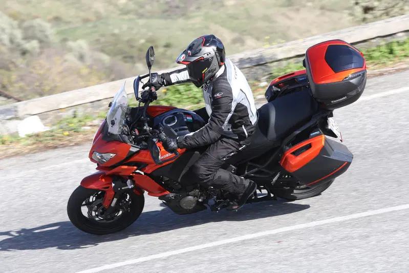 La Versys 1000 &egrave; stabile e sicura in percorrenza