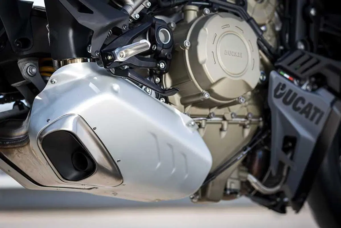 Ducati Streetfighter V4S 2023: il fascino dell'insensato! (8)