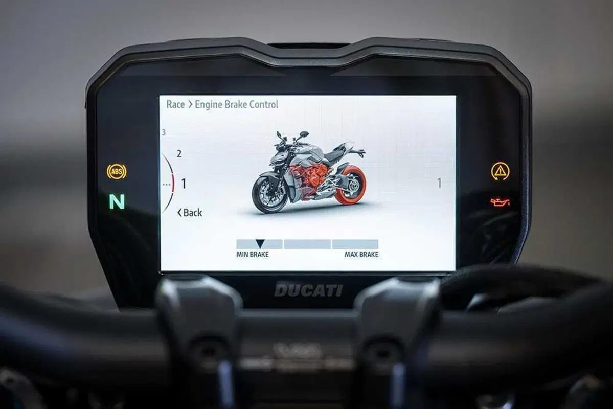 Ducati Streetfighter V4S 2023: il fascino dell'insensato! (16)