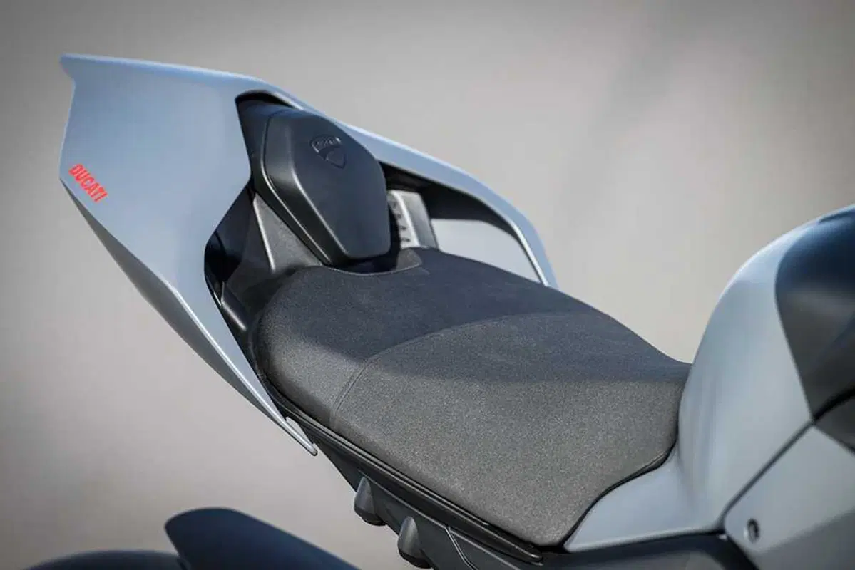 Ducati Streetfighter V4S 2023: il fascino dell'insensato! (17)