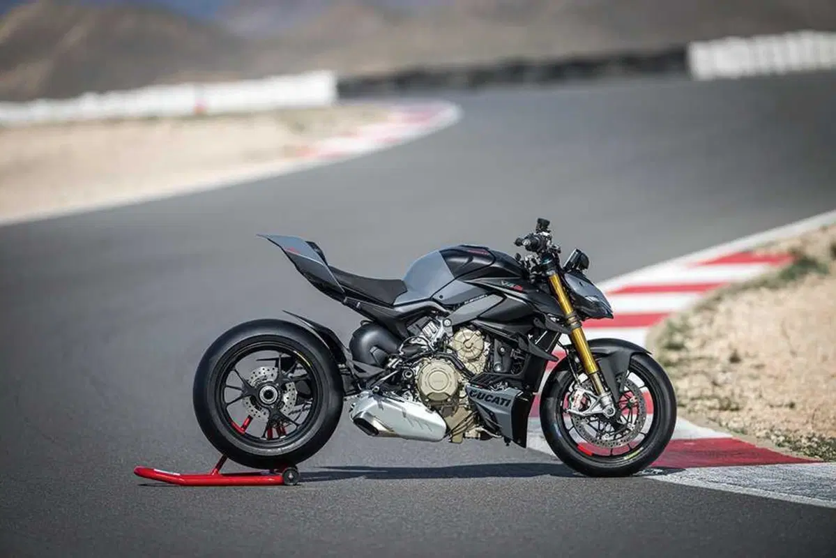 Ducati Streetfighter V4S 2023: il fascino dell'insensato! (20)