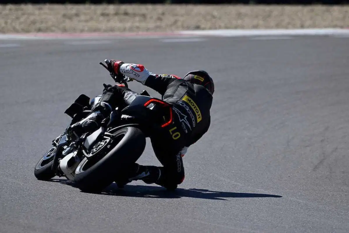 Ducati Streetfighter V4S 2023: il fascino dell'insensato! (24)