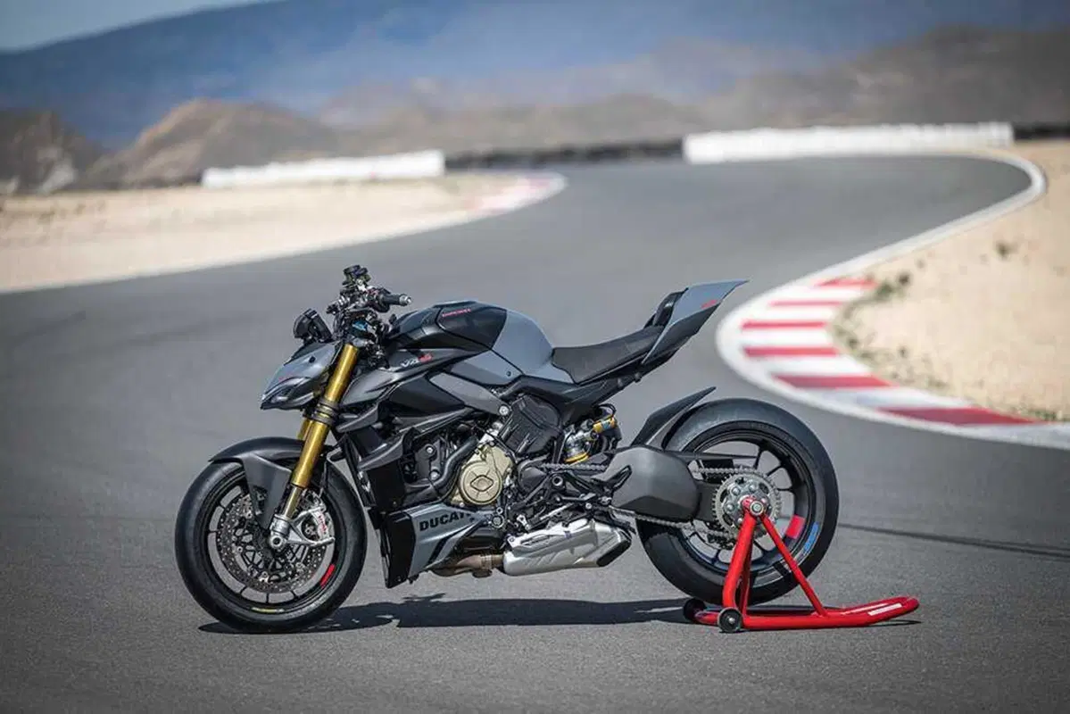Ducati Streetfighter V4S 2023: il fascino dell'insensato!