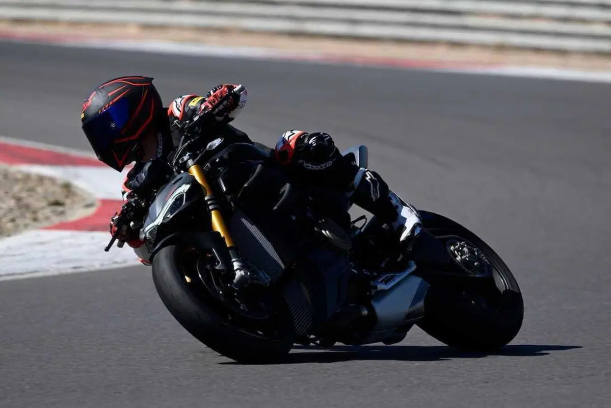 Ducati Streetfighter V4 S 2023: il fascino dell'insensato! (4)