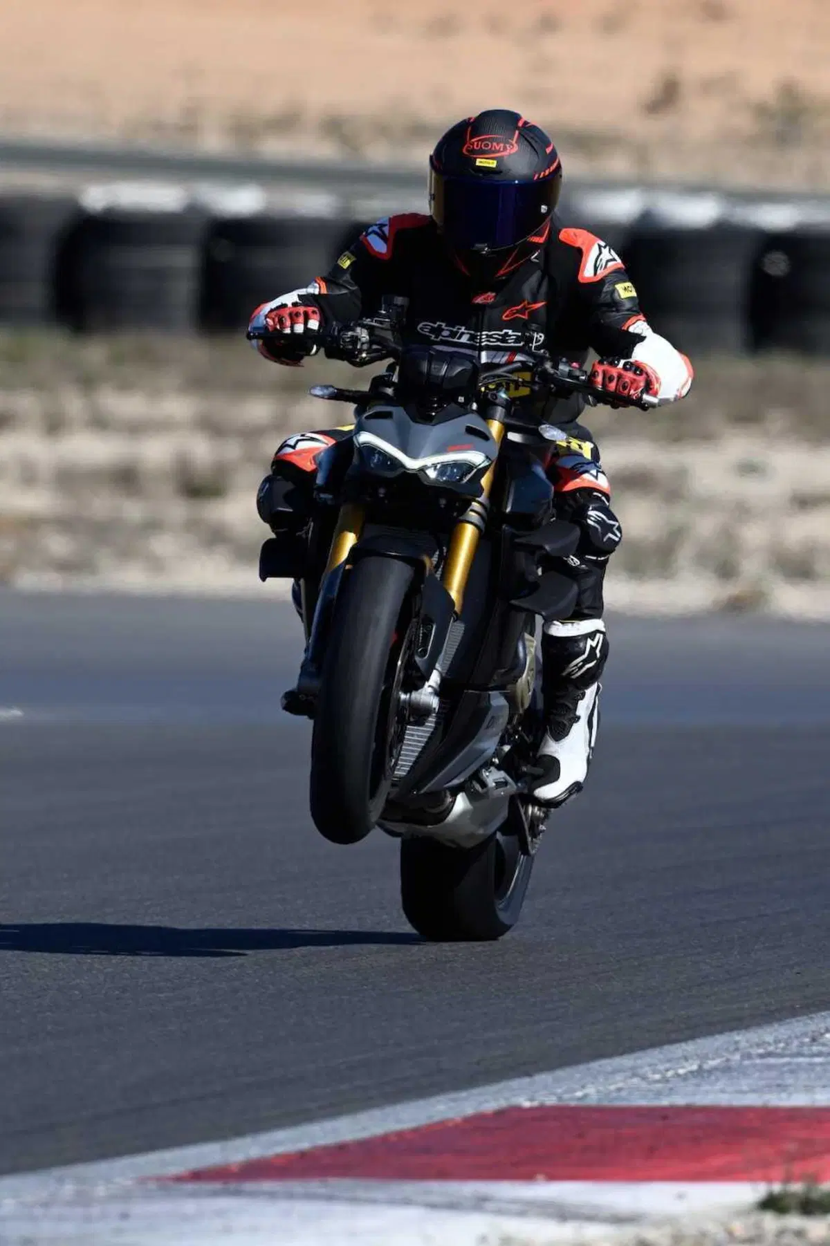 Ducati Streetfighter V4 S 2023: il fascino dell'insensato! (5)