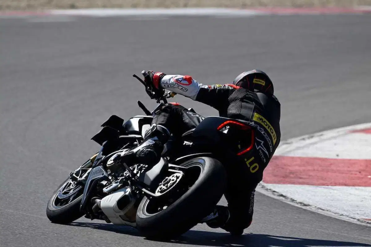 Ducati Streetfighter V4 S 2023: il fascino dell'insensato!