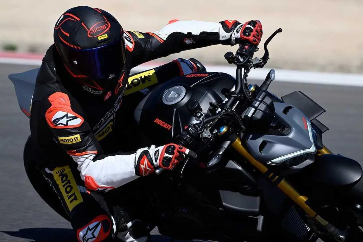 Ducati Streetfighter V4 S 2023: il fascino dell'insensato! (2)