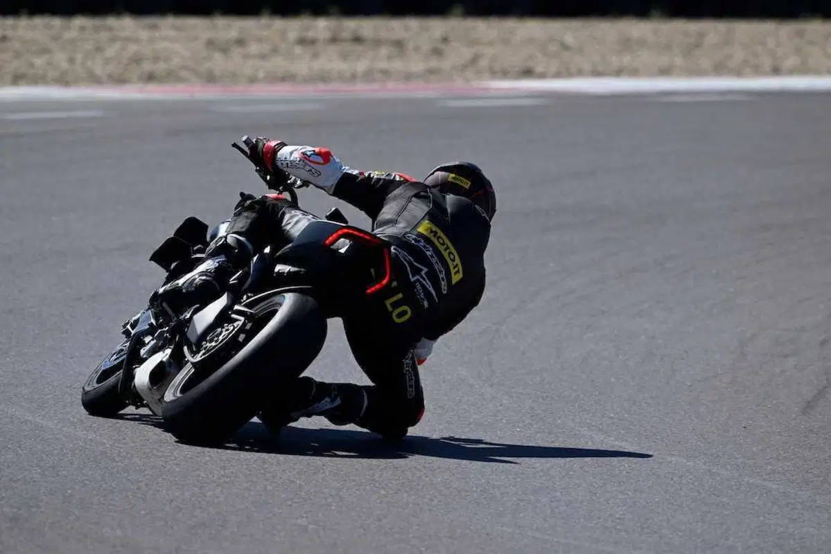 Ducati Streetfighter V4 S 2023: il fascino dell'insensato! (3)