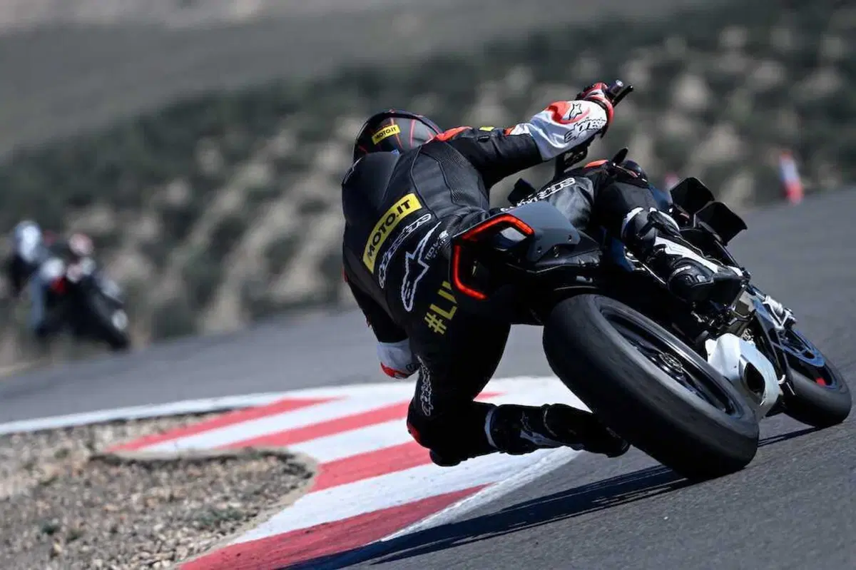 Ducati Streetfighter V4 S 2023: il fascino dell'insensato! (7)