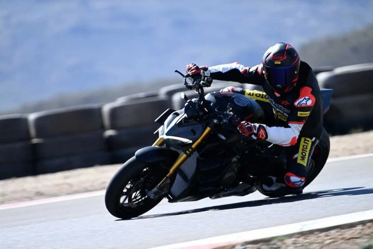Ducati Streetfighter V4 S 2023: il fascino dell'insensato! (9)