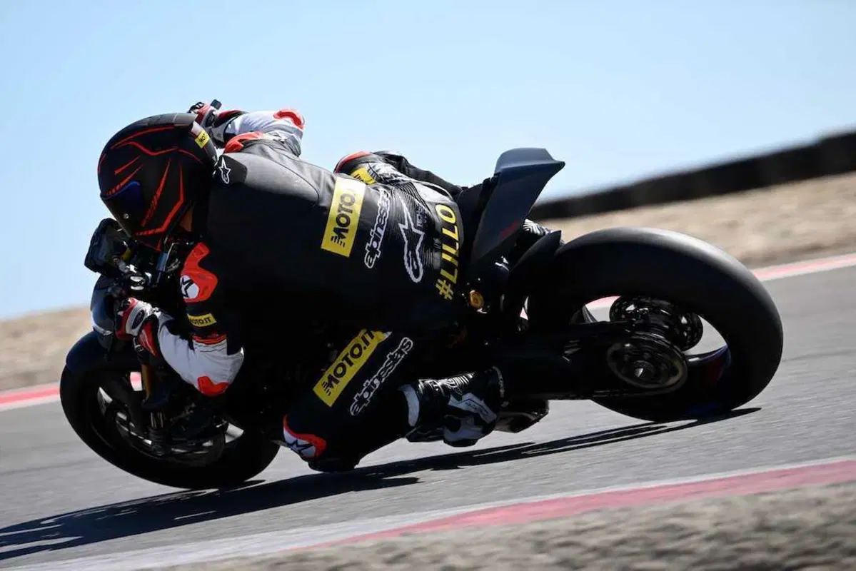 Ducati Streetfighter V4 S 2023: il fascino dell'insensato! (10)