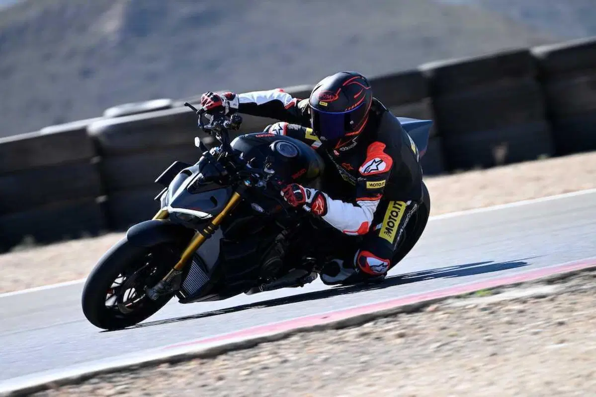 Ducati Streetfighter V4 S 2023: il fascino dell'insensato! (11)