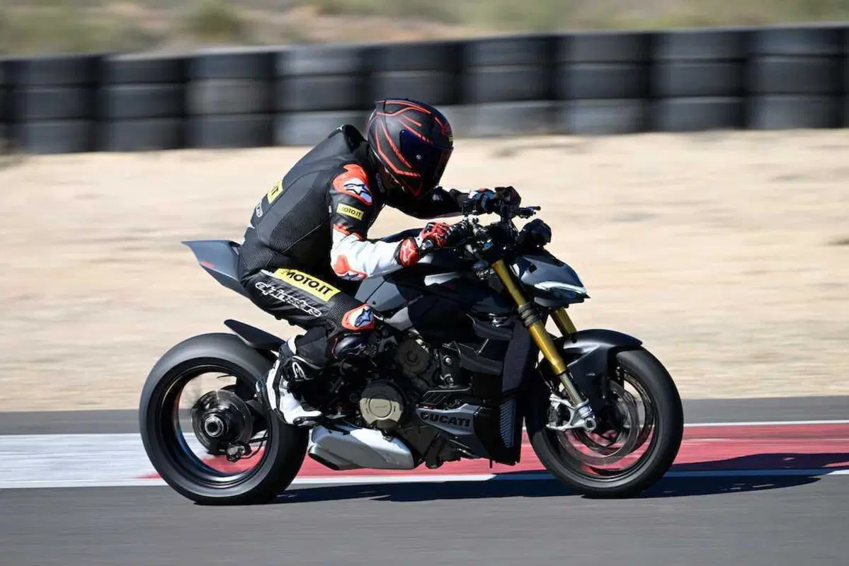 Ducati Streetfighter V4 S 2023: il fascino dell'insensato! (17)