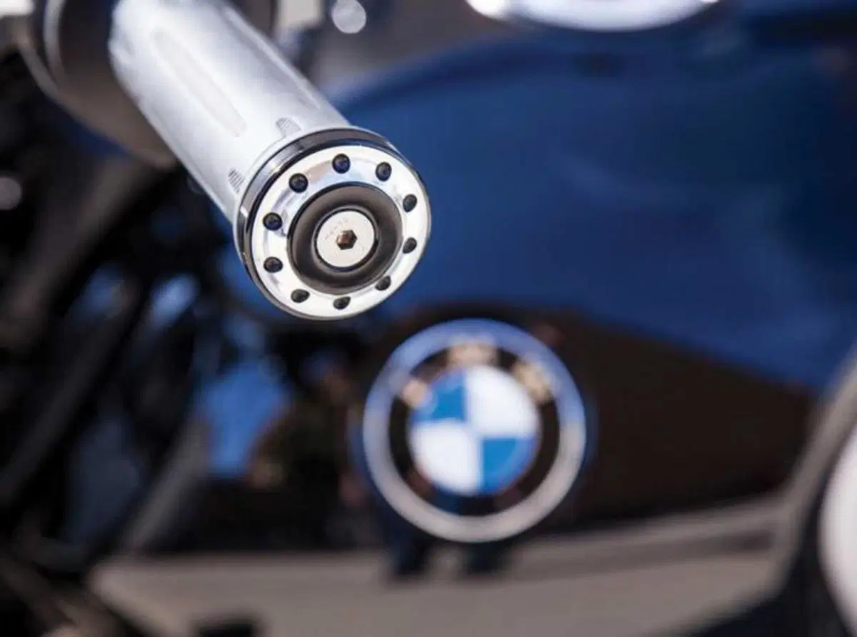  BMW Motorrad e Roland Sands insieme per le parti speciali della NineT (2)