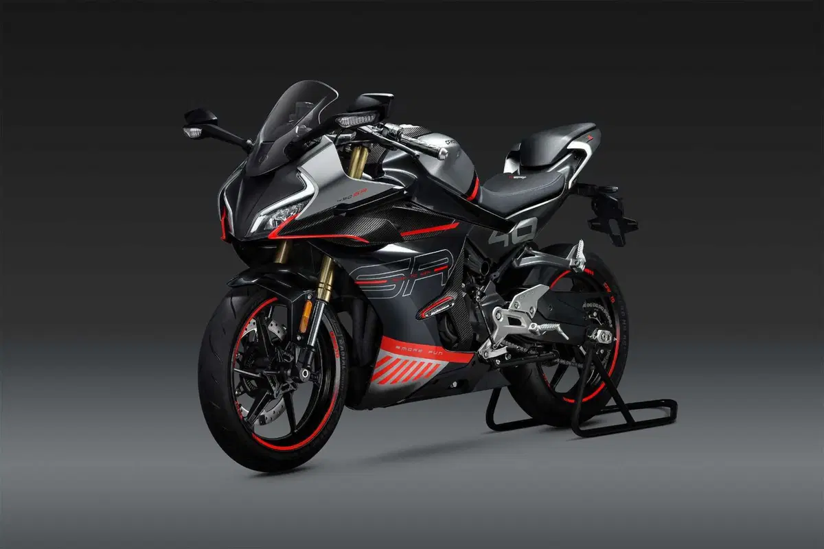 CFMOTO 450SR TEST: dal concept alla realtà