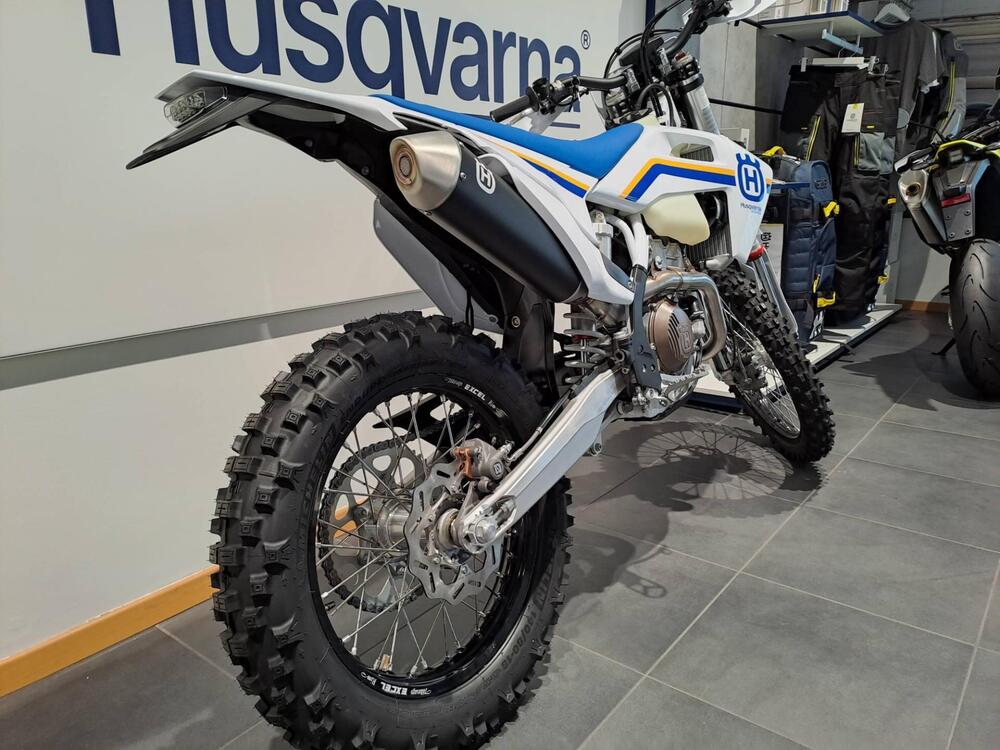 Husqvarna FE 350 Heritage (2023) (5)