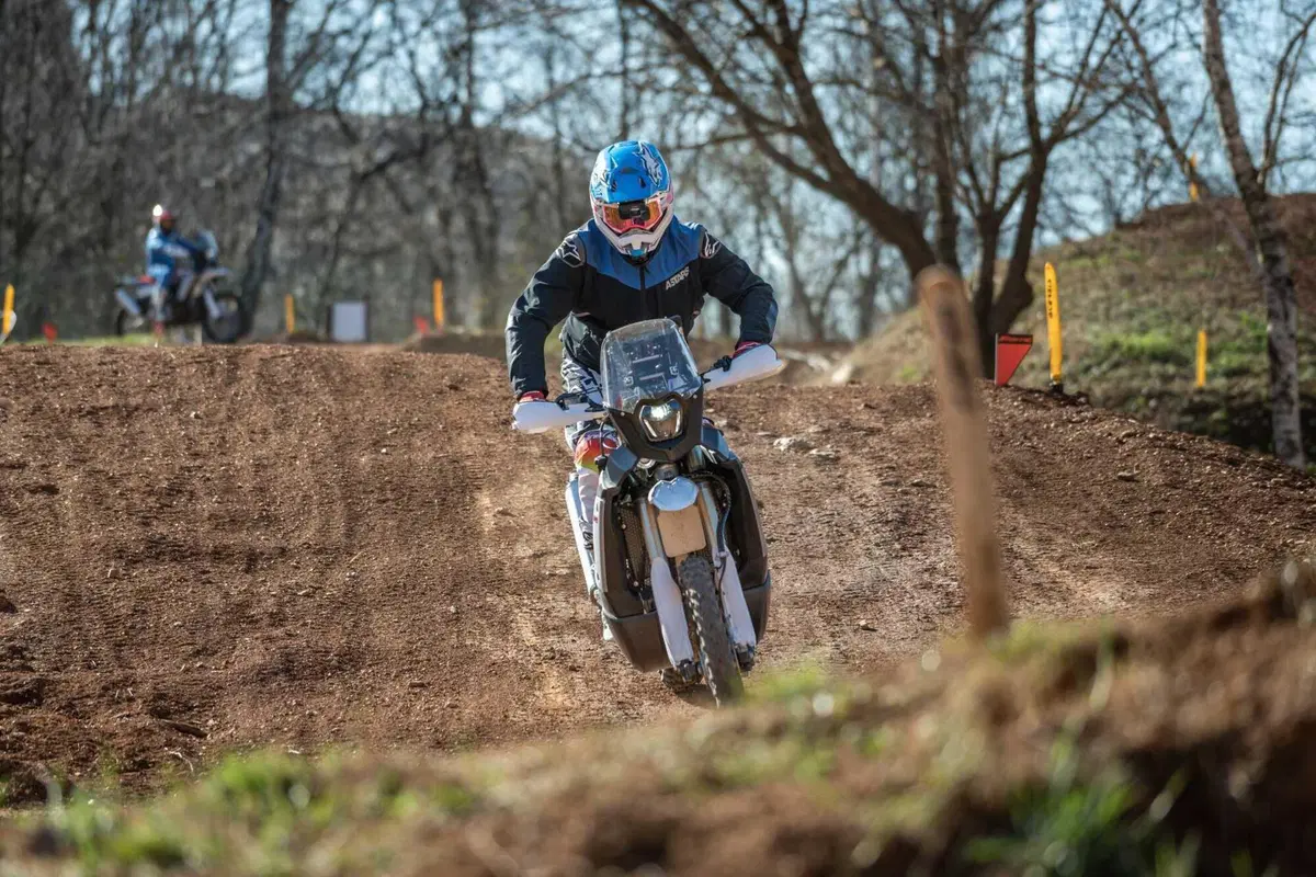 Fantic XEF 450 Rally: il TEST eslusivo della moto da corsa pensata per gli appassionati (6)