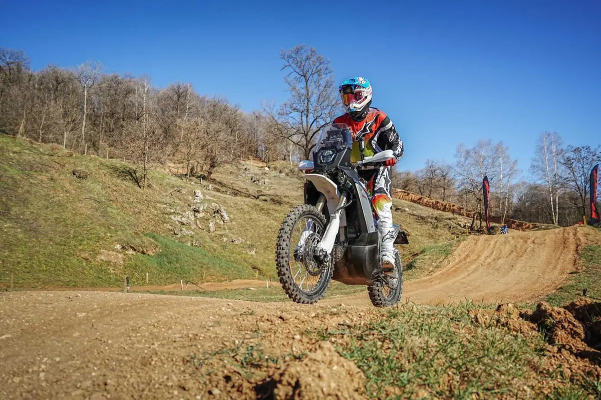 Fantic XEF 450 Rally: il TEST eslusivo della moto da corsa pensata per gli appassionati (8)