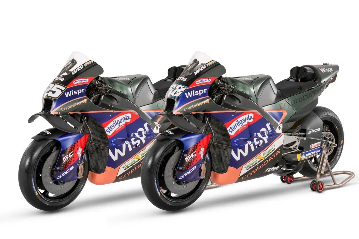 MotoGP 2023. Ecco le MotoGP del team satellite Aprilia. Miguel Oliveira: “La nuova livrea mi piace!”. Raul Fernandez: “Specialmente la parte blu!” [GALLERY] (13)