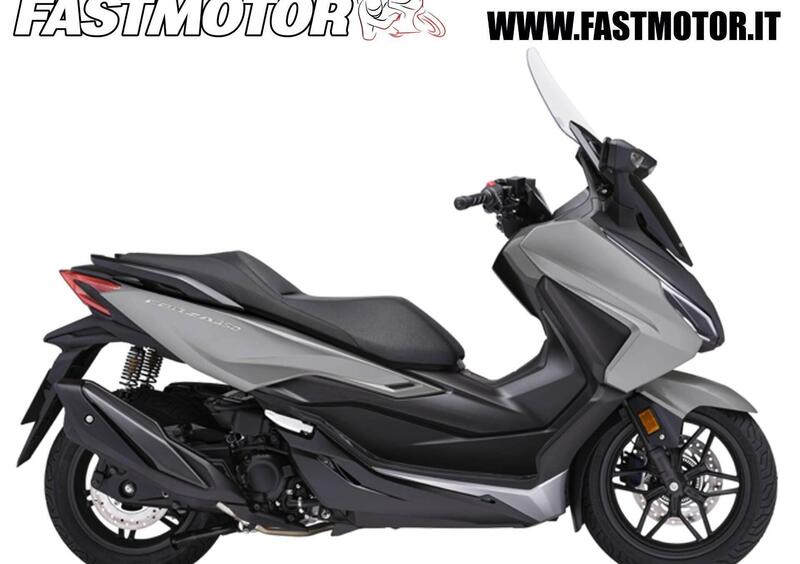 Honda Forza 350 2023 scooter medio ruota bassa