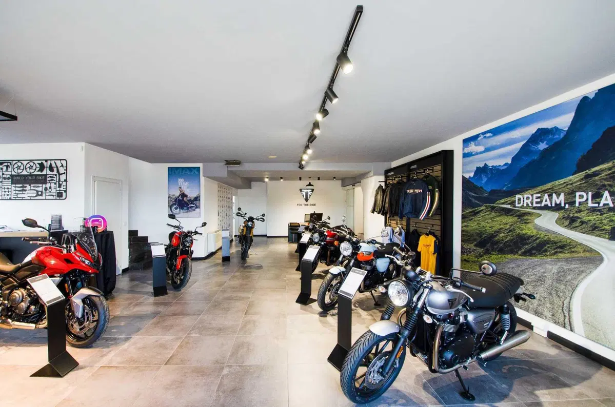 Nuova apertura: inaugura Peragnoli Triumph Siena (10)