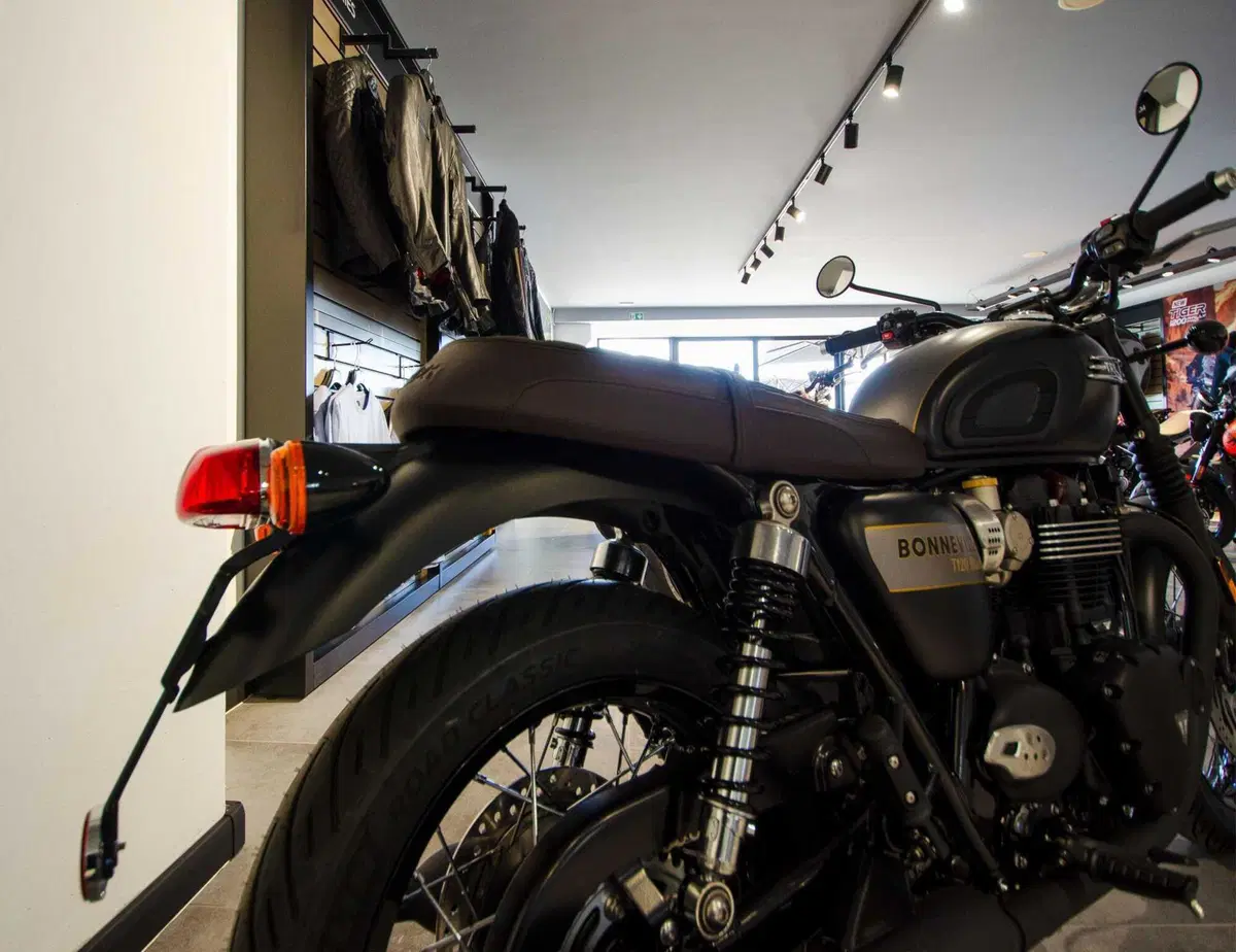 Nuova apertura: inaugura Peragnoli Triumph Siena (15)