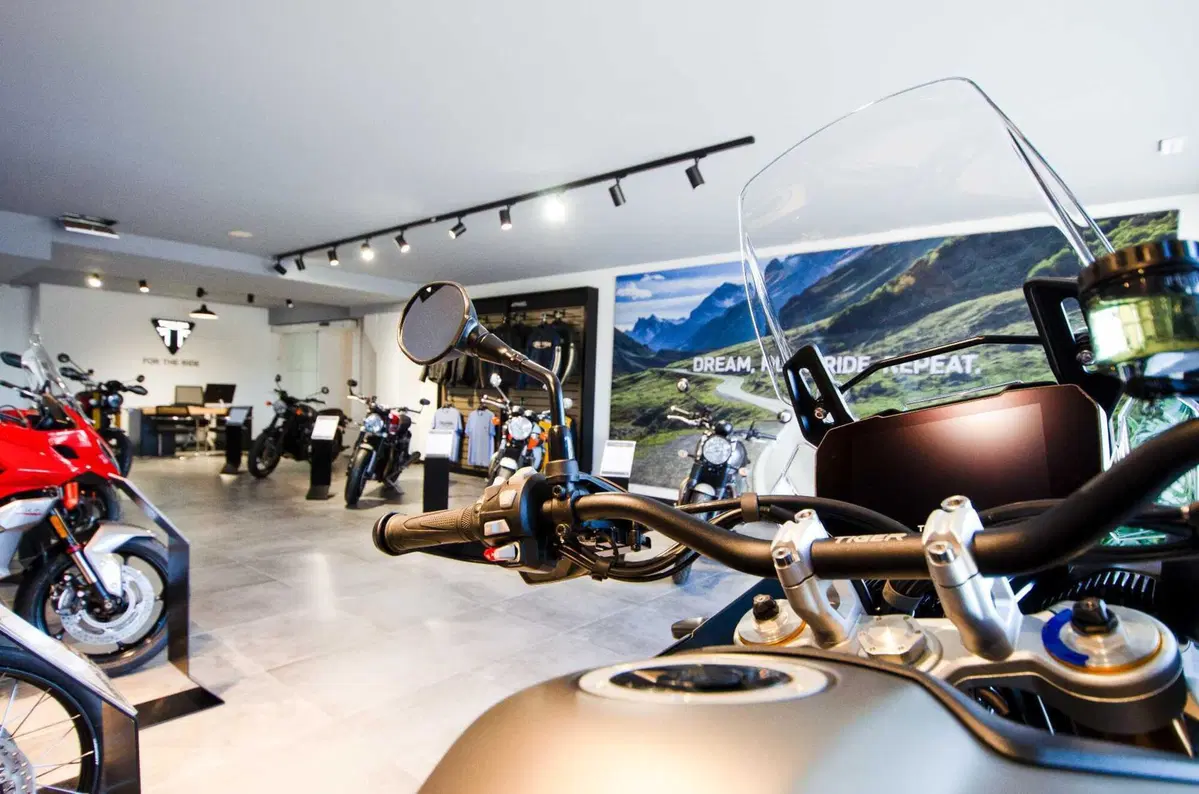 Nuova apertura: inaugura Peragnoli Triumph Siena (19)