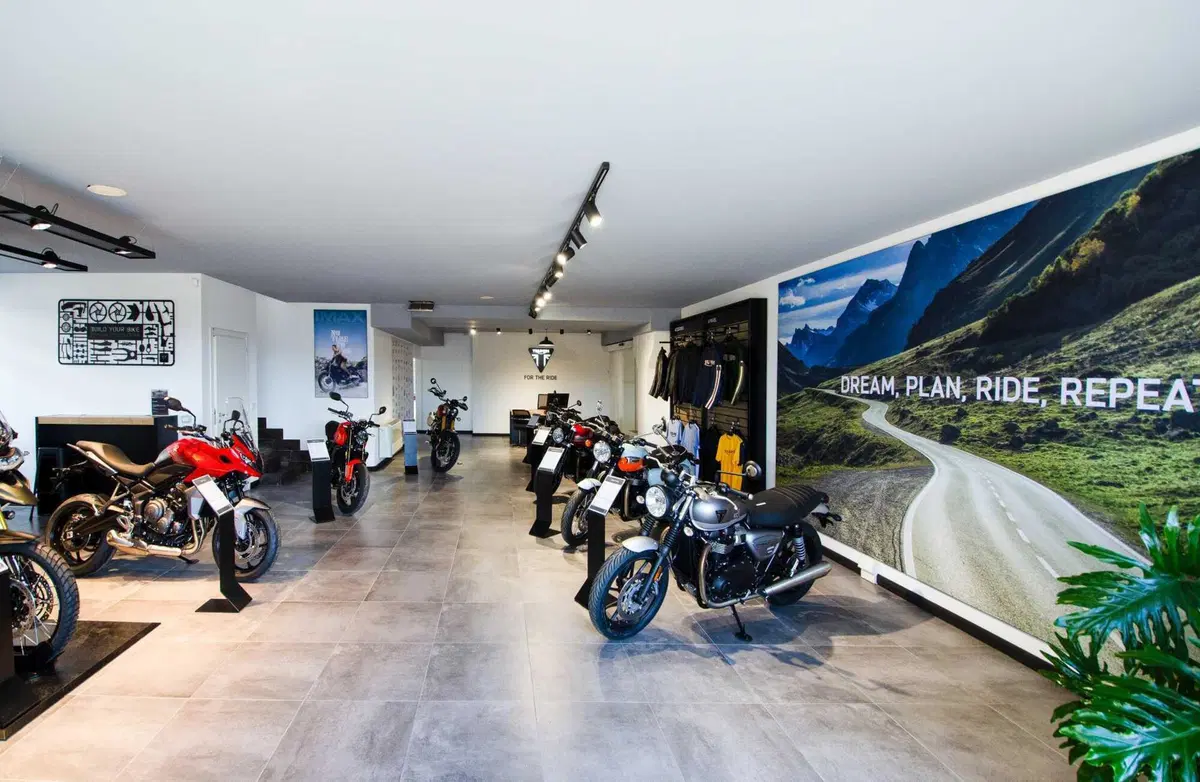 Nuova apertura: inaugura Peragnoli Triumph Siena (22)