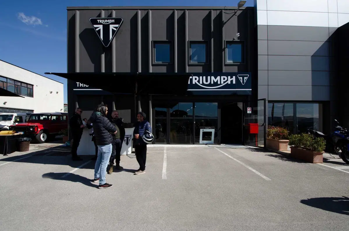 Nuova apertura: inaugura Peragnoli Triumph Siena (23)