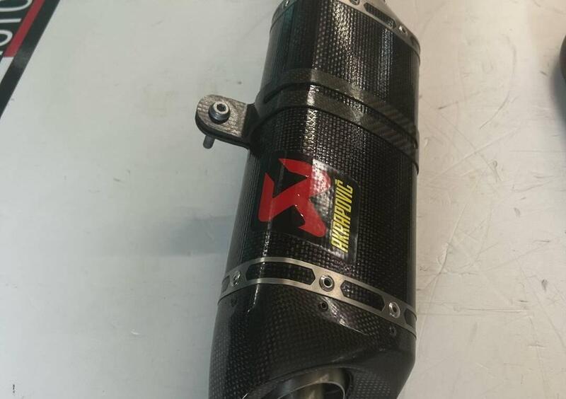 Vendo Scarico Akrapovic Ktm Duke 125 250 390 Akrapovic a Alme' (codice  9140397) 