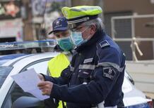 La Spezia. Va dai vigili in scooter senza casco, patente e assicurazione: multa da capogiro 