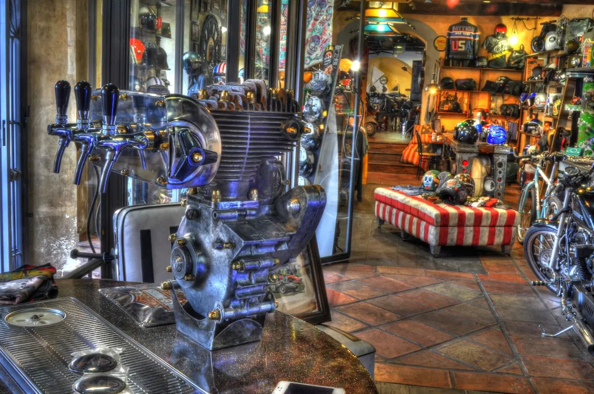 Ross Garage, per serate in stile biker
