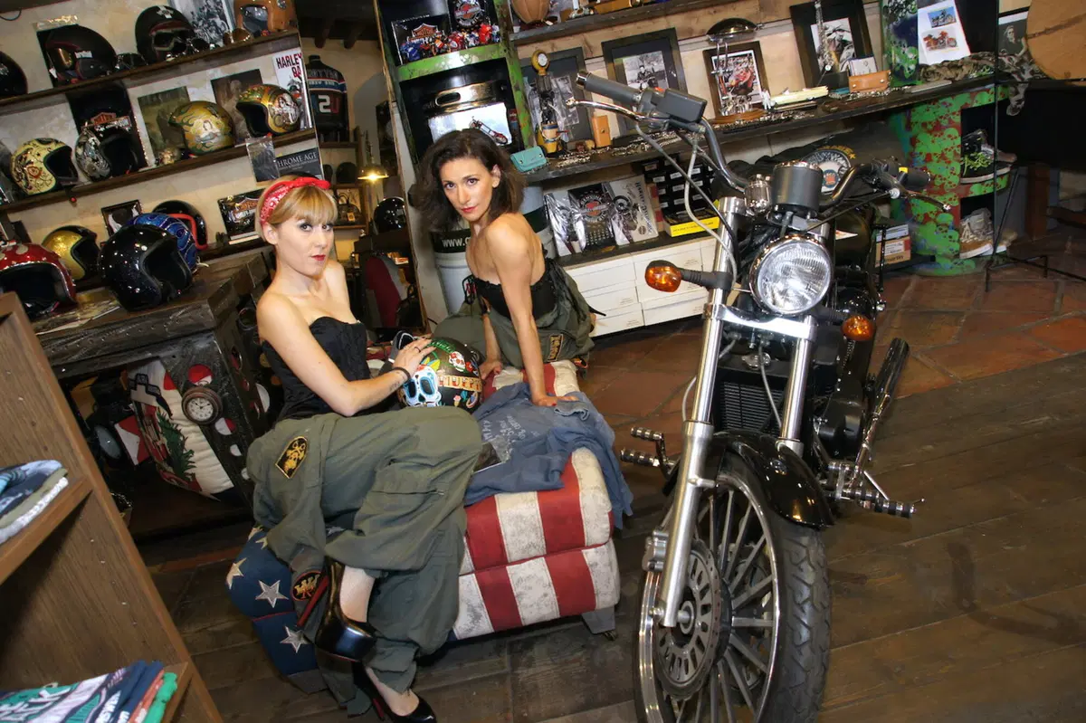 Ross Garage, per serate in stile biker (9)