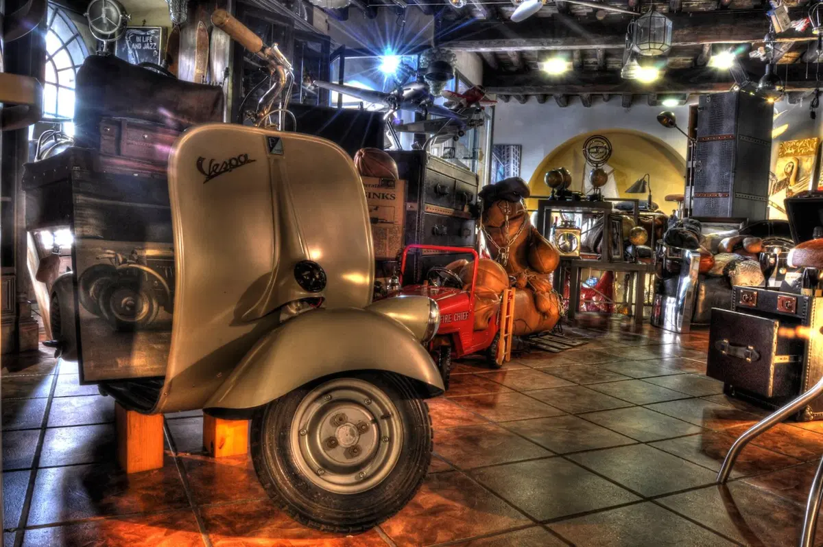 Ross Garage, per serate in stile biker (11)