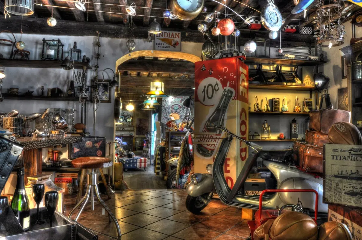 Ross Garage, per serate in stile biker (12)