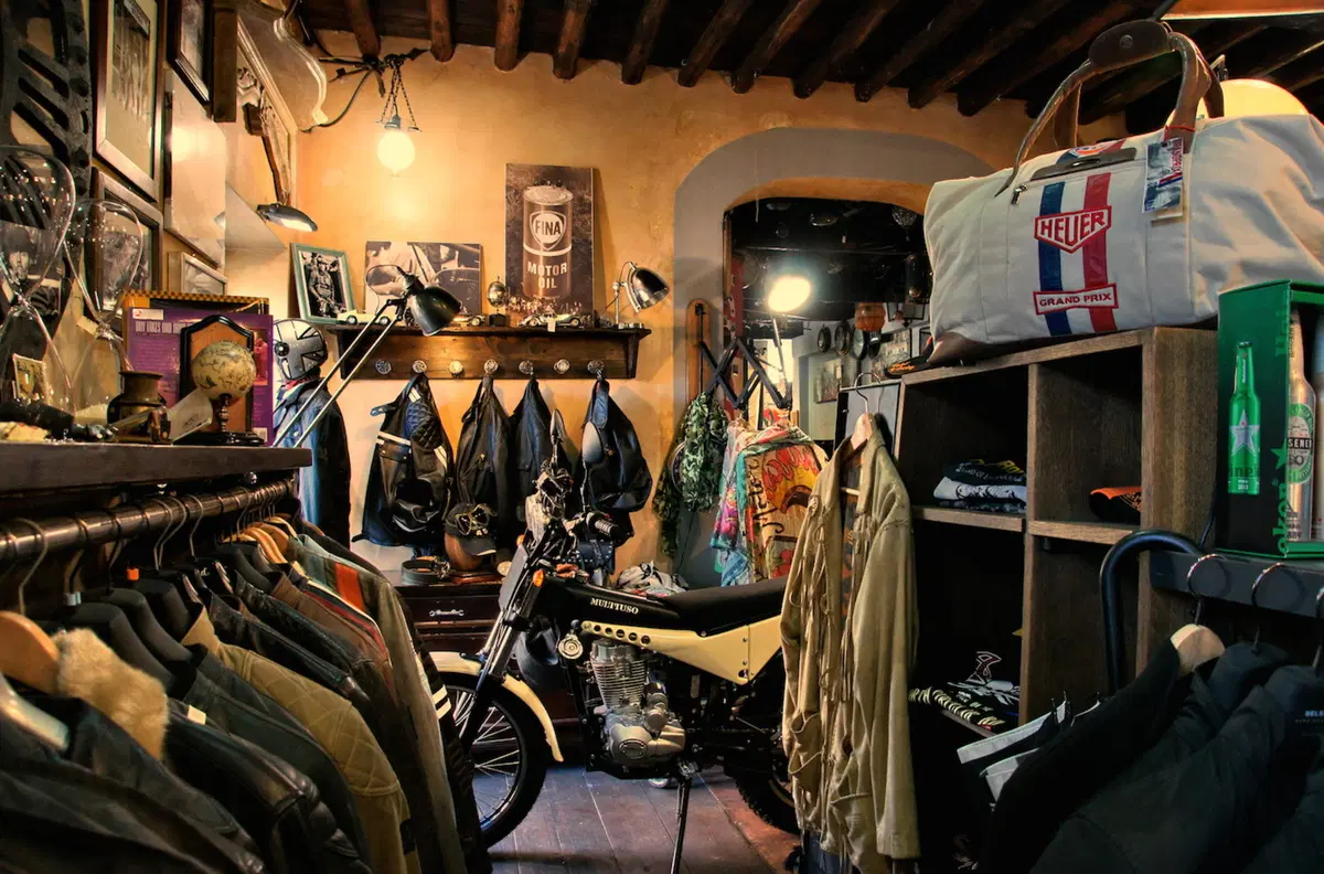Ross Garage, per serate in stile biker (14)