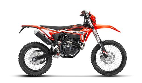 Beta amplia la gamma RR 125 4 tempi Enduro e Motard. Ecco cosa cambia (5)