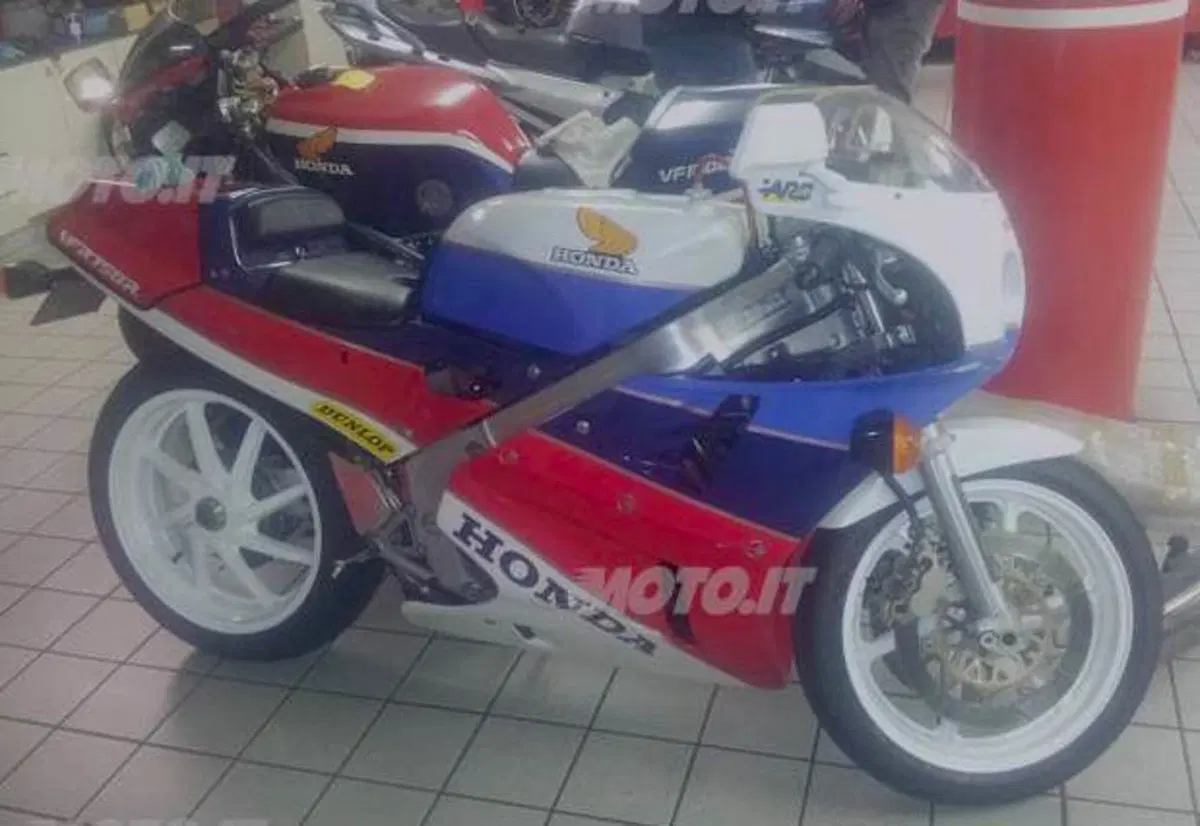 Le Belle e possibili di Moto.it: Honda VFR 750R RC30